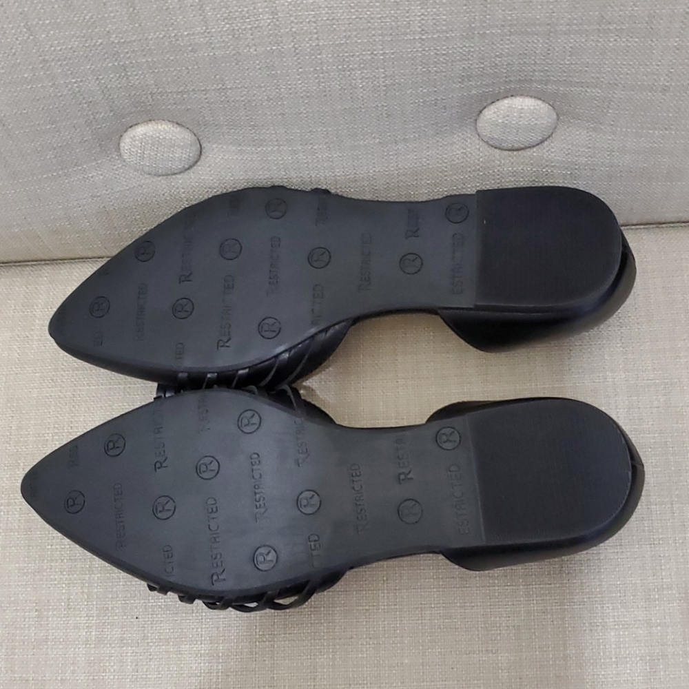 Shoes - Picture 4 of 4